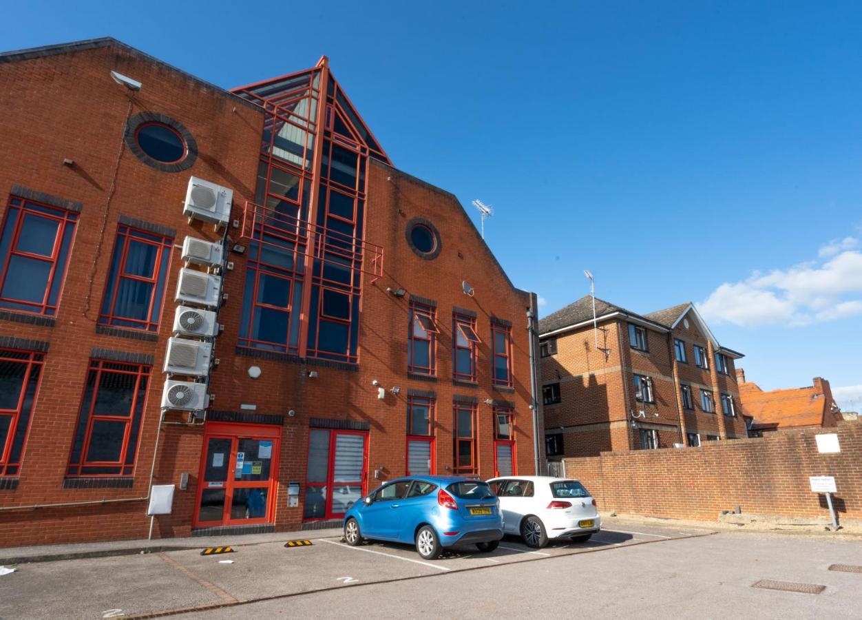 Апартаменты Modern & Stylish Studio In Reading Centre Экстерьер фото